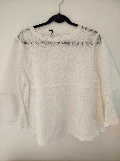 ​Le Top Kimono en Dentelle Florale