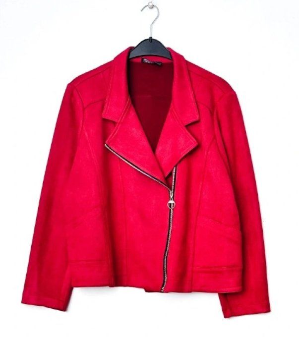 ​Veste Perfecto Rouge "Éclat Citadin"