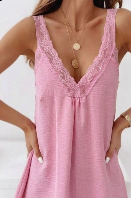 Top Fluide à Col V en Dentelle