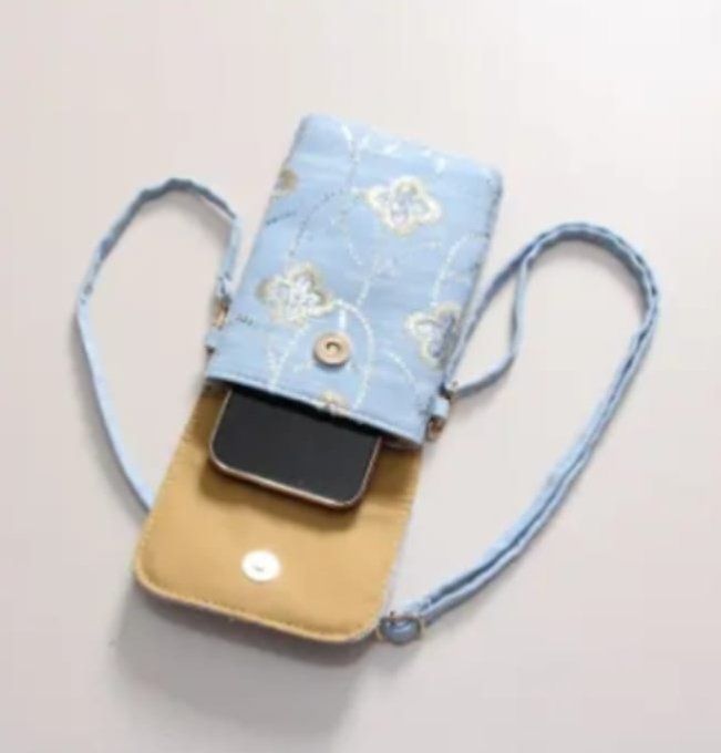 Sacoche Téléphone "Éclat Bohème" Denim & Sequins Argentés ✨