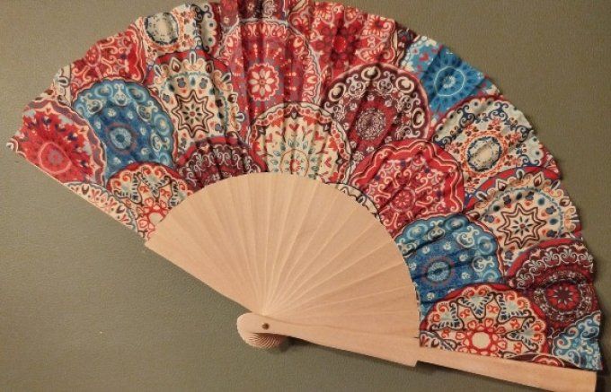 Éventail Pliant à Motifs Mandala
