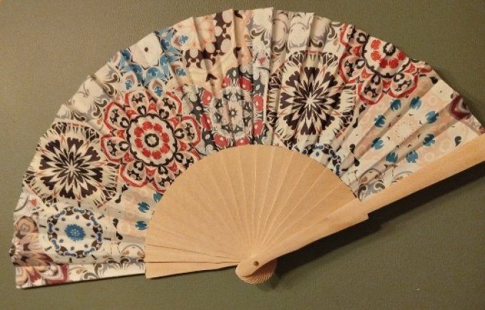 Éventail Pliant à Motifs Mandala