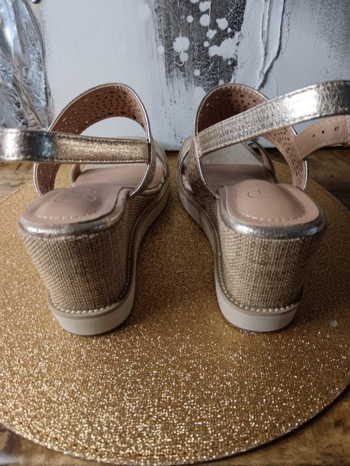 Sandales Compensées rose gold - Motifs Géométriques & Élégance ✨