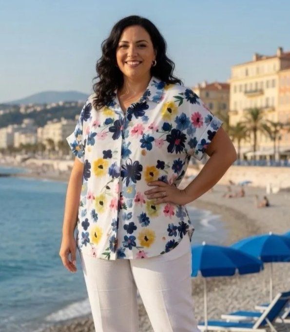 chemisier blanc fleuri, haut bouquet floral, chemisier manches courtes femme, mode féminine été, sty
