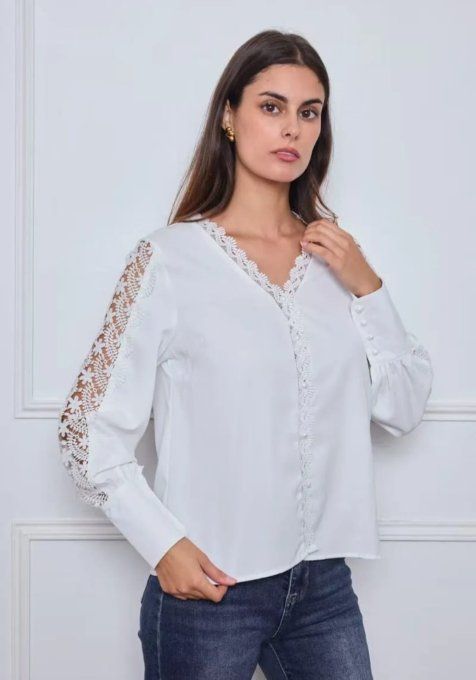 Chemise Blanche Élégante – Dentelle Fleurie