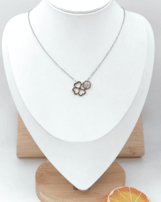 Collier Pendentif  Trèfle / Fleur