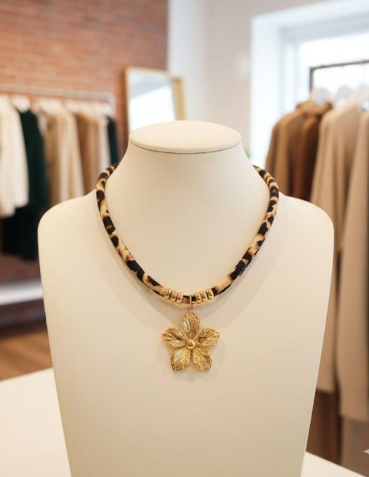 ​Collier Fleur Tropicale Dorée