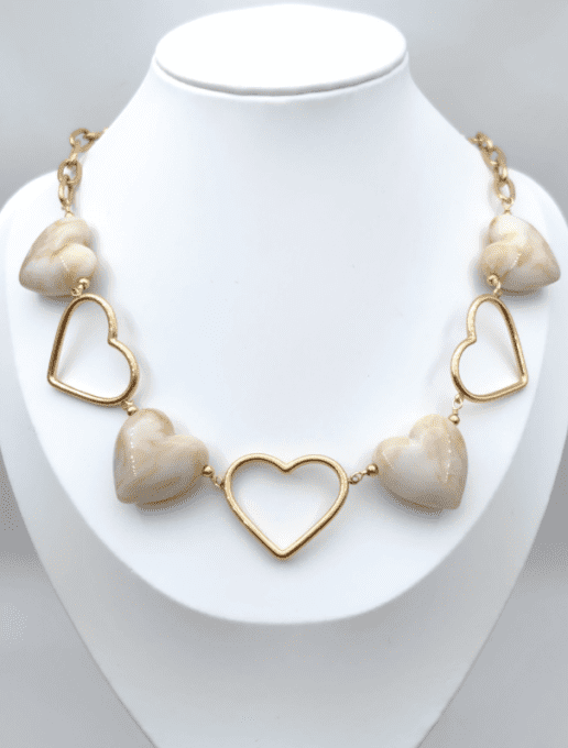 Collier Cœurs Beige Marbré et Doré