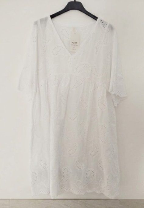 Robe Tunique en Broderie Anglaise