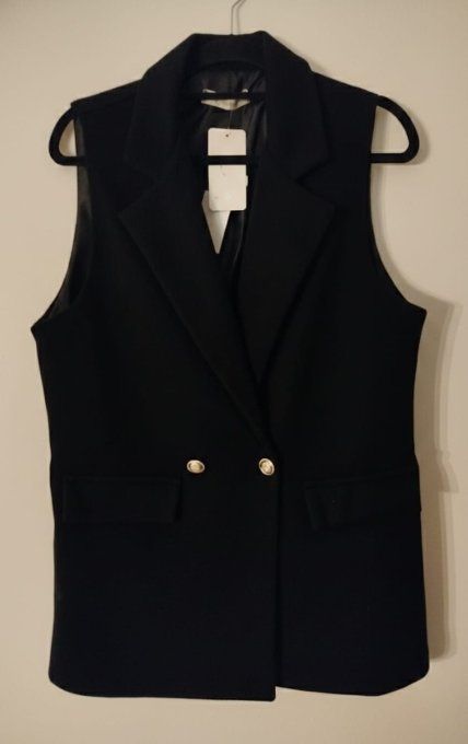 Gilet sans Manches Noir à Boutons Dorés
