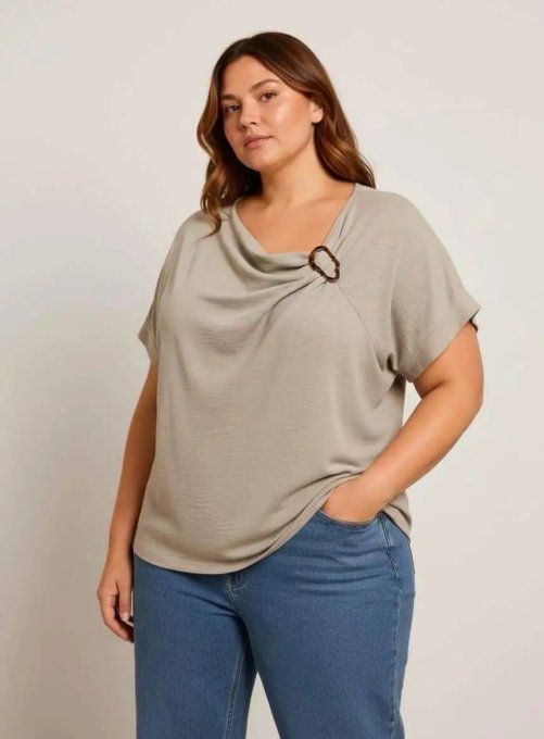 Haut Fluide Drapé & Détail Bijou