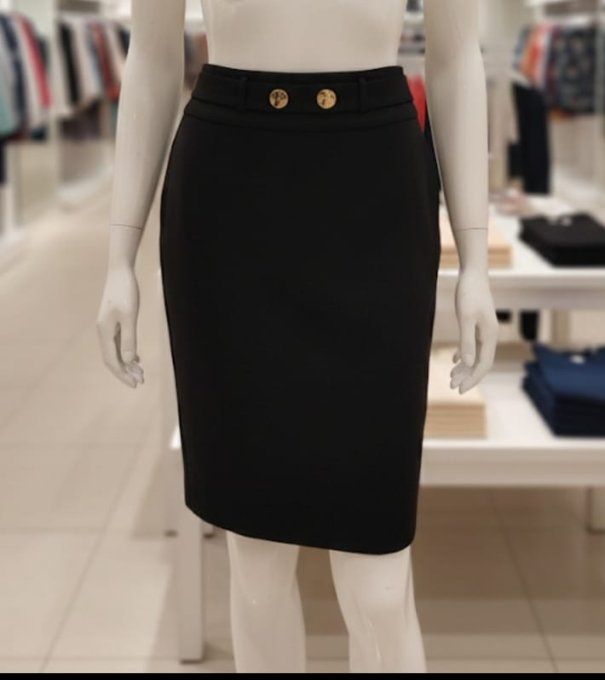 Jupe Crayon Noire – Boutons Dorés