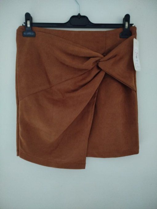 Jupe Courte asymétrique en suédine
