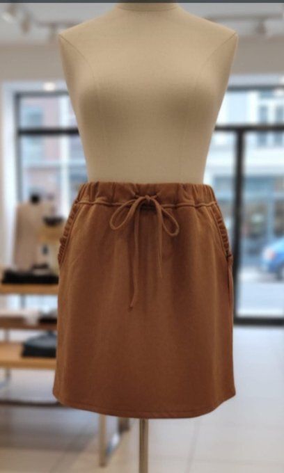 ​Mini-Jupe Suédine "Casual Chic"