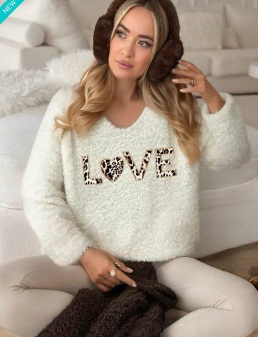 Pull Love Douillet – Maille Pelucheuse et Motif Léopard/Paillettes
