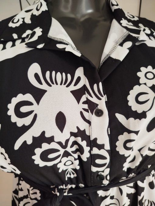 Robe Chemise "Délice Graphique" : L'Élégance Bicolore Intemporelle