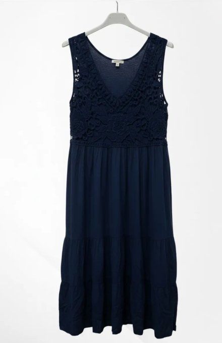 Robe Longue Fluide & Dentelle