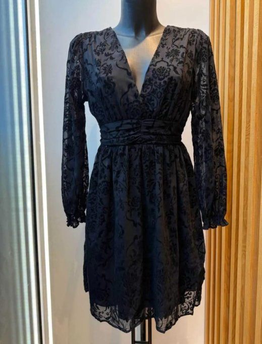 Robe Courte Noire Voile Velours : L'Élégance Texturée ✨