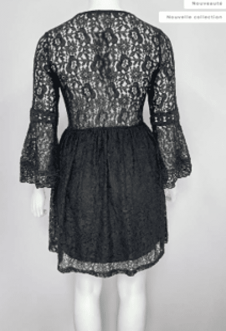 ​Robe Courte Évasée en Dentelle