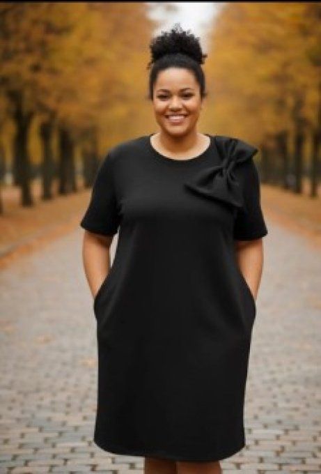 Robe droite en suédine - Noeud sur épaule