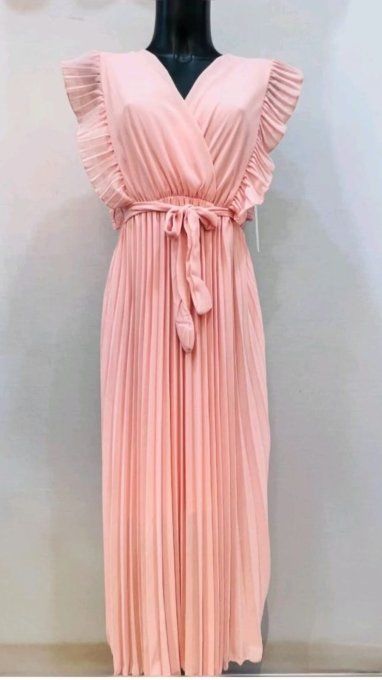 Robe Longue "Élégance Plissée" ✨