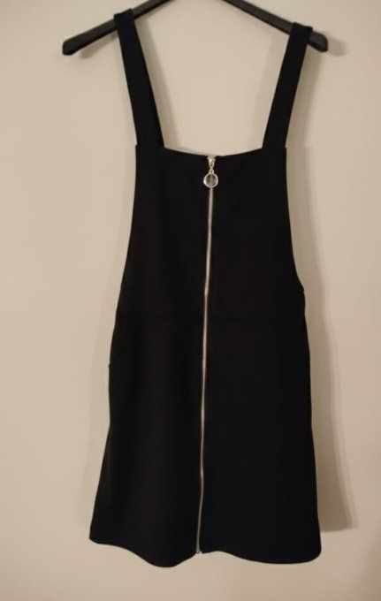 ​Robe Chasuble en Suédine Noire
