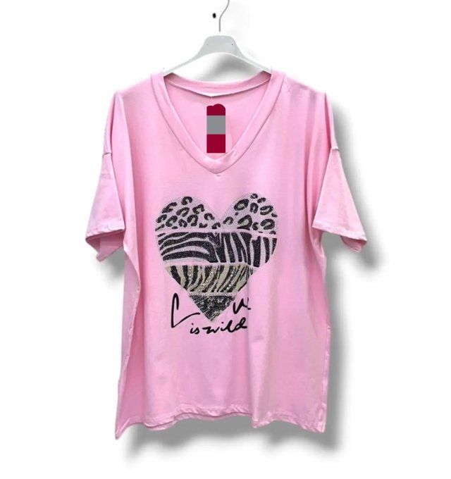 T-shirt Col V Oversize "Love Is Wild"