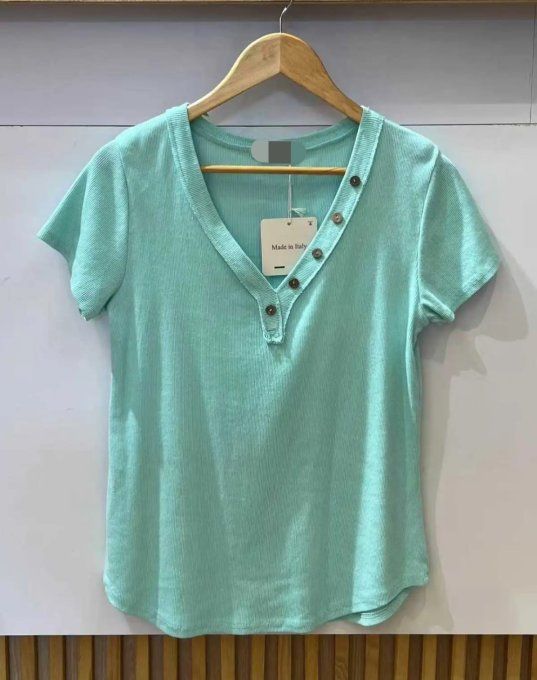 T-shirt Côtelé Col V Boutonné : Le Basic Revisité ! ✨