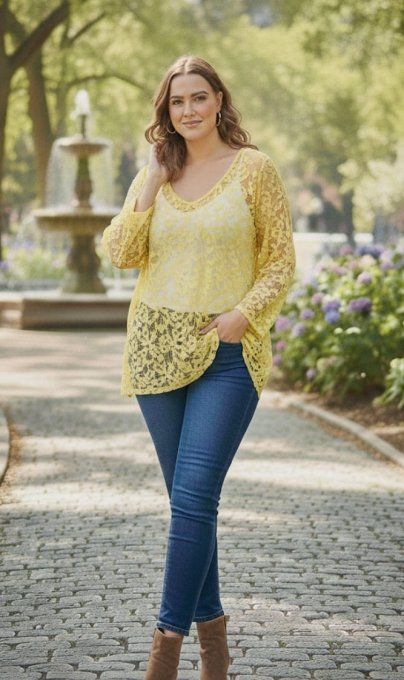 Top en Dentelle Florale - Petite Taille