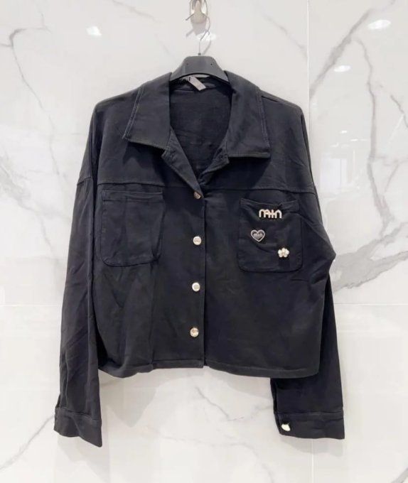 ​Veste Noire & Ses Jolies Broches